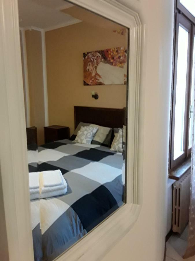 Camere Porto Vecchio Con Parcheggio A Pochi Passi Dal Castello Malcesine Exterior foto